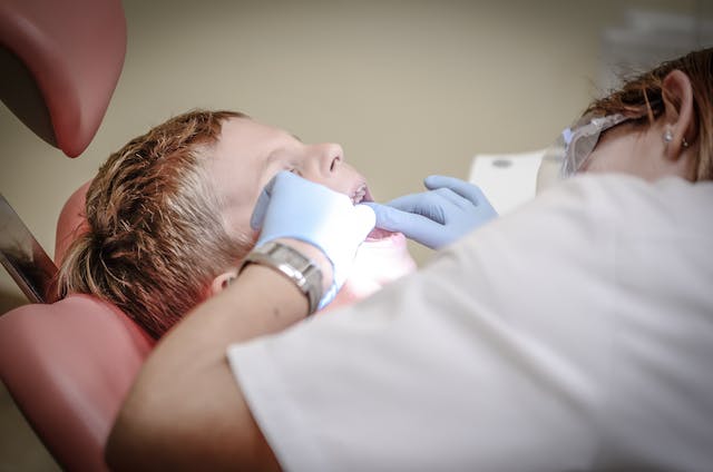 Aplicarea corectă a aparatului dentar